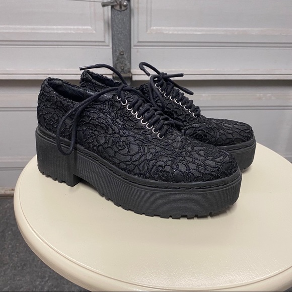 Jeffery Campbell | Nasty Gal Platform Sneakers - Picture 3 of 6